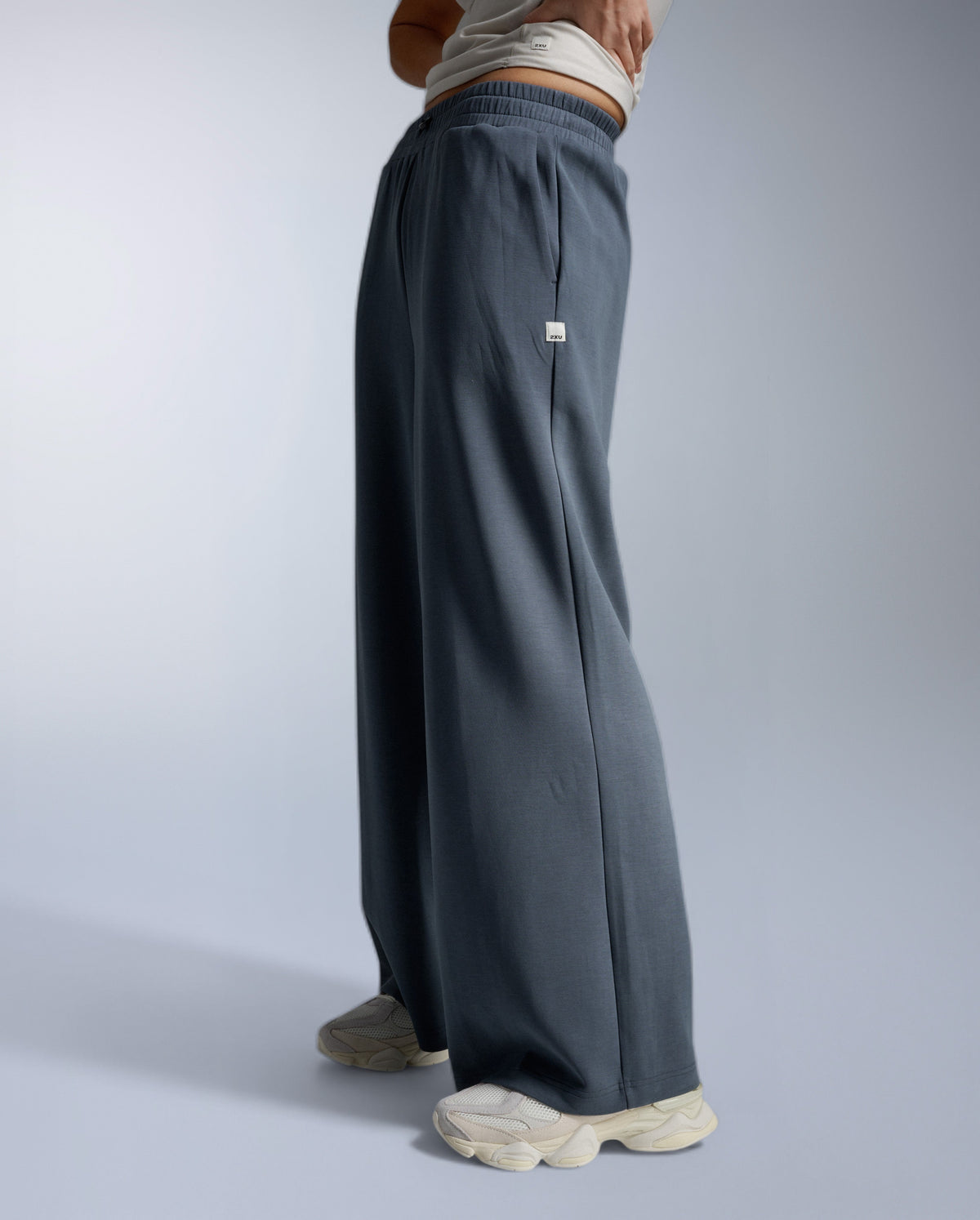 Wonderluxe Sand Washed Wide Leg Pants, India Ink/White
